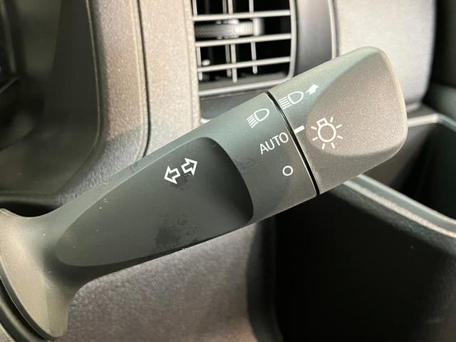 ハイゼットカーゴ スペシャル　ＣＶＴ車　前席パワーウインドウ　届出済未使用車　衝突被害軽減ブレーキ　スマアシ　コーナーセンサー　前席パワーウインドウ　オートライト　マニュアルレベリング　両側スライドドア（17枚目）