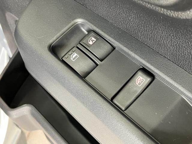 ハイゼットカーゴ スペシャル　ＣＶＴ車　前席パワーウインドウ　届出済未使用車　衝突被害軽減ブレーキ　スマアシ　コーナーセンサー　前席パワーウインドウ　オートライト　マニュアルレベリング　両側スライドドア（19枚目）