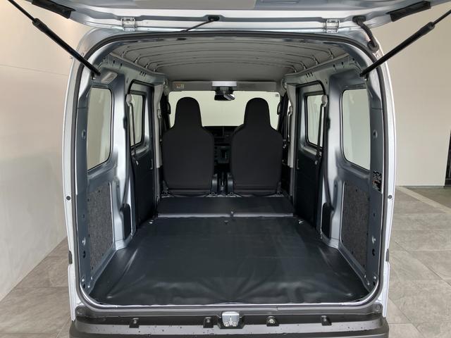 ハイゼットカーゴ スペシャル　ＣＶＴ車　前席パワーウインドウ　届出済未使用車　衝突被害軽減ブレーキ　スマアシ　コーナーセンサー　前席パワーウインドウ　オートライト　マニュアルレベリング　両側スライドドア（43枚目）
