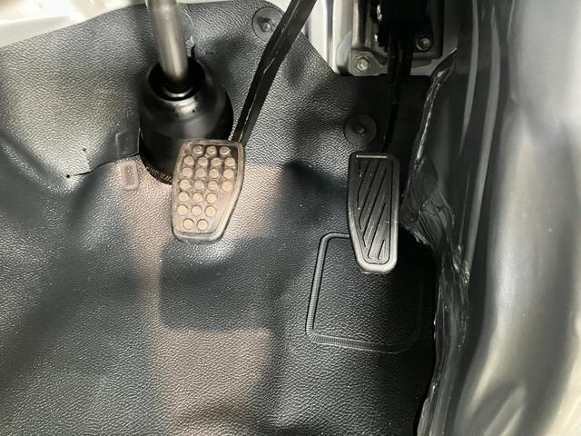 ハイゼットカーゴ スペシャル　ＣＶＴ車　前席パワーウインドウ　届出済未使用車　衝突被害軽減ブレーキ　スマアシ　コーナーセンサー　前席パワーウインドウ　オートライト　マニュアルレベリング　両側スライドドア（55枚目）