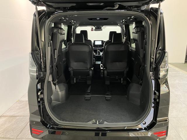 ヴォクシー Ｓ－Ｚ　前後ドラレコ　クルーズコントロール　シートヒーター　トヨタセーフティセンス　コーナーセンサー　前後ドラレコ　ＥＴＣ　Ｂｌｕｅｔｏｏｔｈ　レーダークルコン　シートヒーター　両側電動スライドドア　ＬＥＤ　オートライト　ダブルエアコン　スマートキー（29枚目）