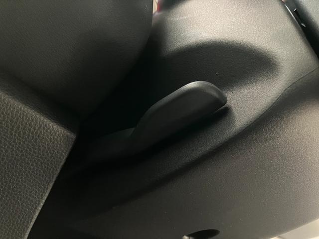 ヴォクシー Ｓ－Ｚ　前後ドラレコ　クルーズコントロール　シートヒーター　トヨタセーフティセンス　コーナーセンサー　前後ドラレコ　ＥＴＣ　Ｂｌｕｅｔｏｏｔｈ　レーダークルコン　シートヒーター　両側電動スライドドア　ＬＥＤ　オートライト　ダブルエアコン　スマートキー（46枚目）