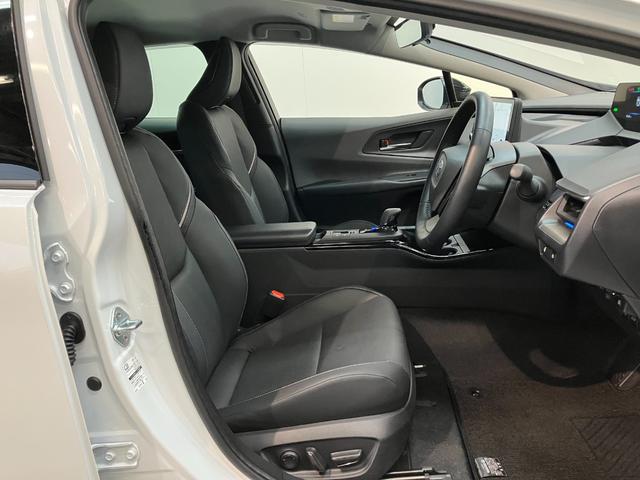 プリウス ＰＨＶ　Ｚ　フナビ　Ｐカメラ　ドラレコ　駐車支援システム　トヨタセーフティセンス　フルセグナビ　パノラマカメラ　前後ドラレコ　Ｂｌｕｅｔｏｏｔｈ　ＵＳＢ　駐車支援システム　クルーズコントロール　シートヒーター　シートクーラー　革シート　ＬＥＤ　スマートキー（5枚目）