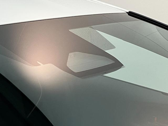 プリウス ＰＨＶ　Ｚ　フナビ　Ｐカメラ　ドラレコ　駐車支援システム　トヨタセーフティセンス　フルセグナビ　パノラマカメラ　前後ドラレコ　Ｂｌｕｅｔｏｏｔｈ　ＵＳＢ　駐車支援システム　クルーズコントロール　シートヒーター　シートクーラー　革シート　ＬＥＤ　スマートキー（12枚目）