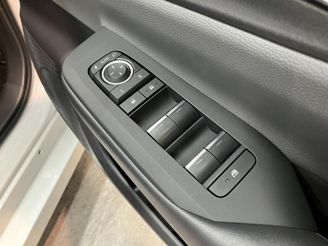 プリウス ＰＨＶ　Ｚ　フナビ　Ｐカメラ　ドラレコ　駐車支援システム　トヨタセーフティセンス　フルセグナビ　パノラマカメラ　前後ドラレコ　Ｂｌｕｅｔｏｏｔｈ　ＵＳＢ　駐車支援システム　クルーズコントロール　シートヒーター　シートクーラー　革シート　ＬＥＤ　スマートキー（44枚目）