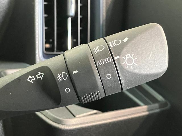 タント カスタムX 9型ディスプレイオーディオ 届出済未使用車 衝突被害軽減ブレーキ コーナーセンサー 9型ディスプレイオーディオ フルセグ Bluetooth USB バックカメラ 両側電動スライドドア 前席シートヒーター LED スマートキー(52枚目)