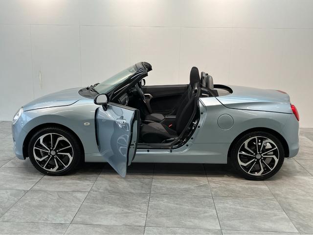 品質へのこだわり！フロアマットやシートなど車内をキレイに清掃し、ニオイや汚れなどを徹底的にクリーニングしてもらっております。室内はピカピカです☆