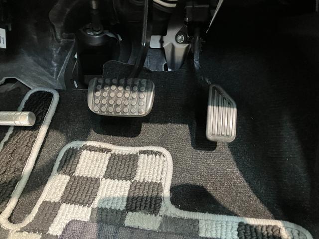 延長保証につきましてはお求めいただく車両によって保証料が異なりますので、当店スタッフまでお気軽にお問い合わせくださいませ。