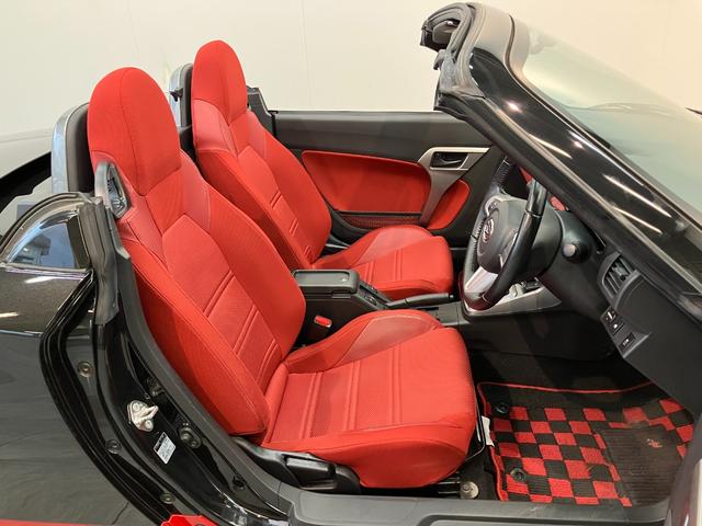 コペン ローブ　５ＭＴ　シートヒーター　ＬＥＤ　車検整備付　５ＭＴ　ターボ　電動オープンルーフ　ＣＤステレオ　ＥＴＣ　シートヒーター　ＬＥＤヘッドライト　スマートキー　オートエアコン　エクスプレイ用アルミ（5枚目）