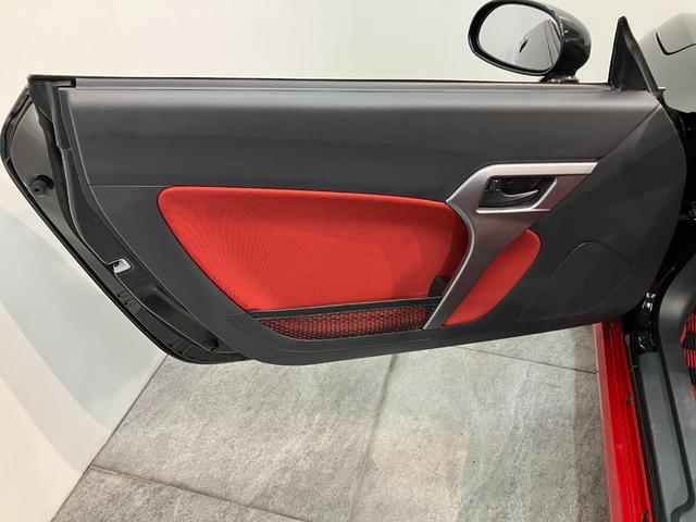 コペン ローブ　５ＭＴ　シートヒーター　ＬＥＤ　車検整備付　５ＭＴ　ターボ　電動オープンルーフ　ＣＤステレオ　ＥＴＣ　シートヒーター　ＬＥＤヘッドライト　スマートキー　オートエアコン　エクスプレイ用アルミ（42枚目）