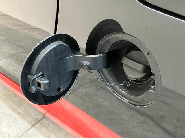 コペン ローブ　５ＭＴ　シートヒーター　ＬＥＤ　車検整備付　５ＭＴ　ターボ　電動オープンルーフ　ＣＤステレオ　ＥＴＣ　シートヒーター　ＬＥＤヘッドライト　スマートキー　オートエアコン　エクスプレイ用アルミ（44枚目）