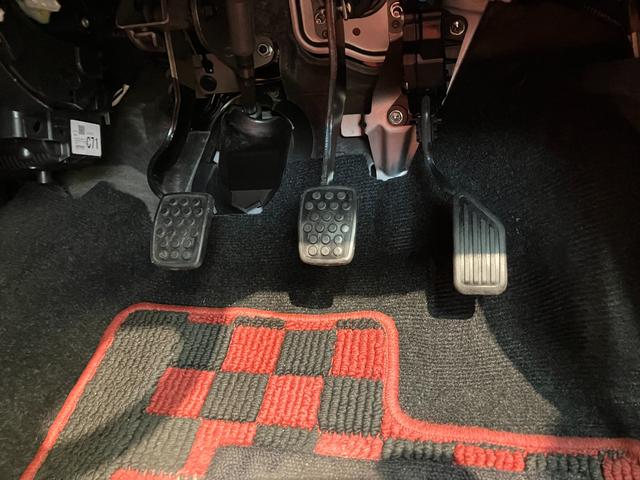 コペン ローブ　５ＭＴ　シートヒーター　ＬＥＤ　車検整備付　５ＭＴ　ターボ　電動オープンルーフ　ＣＤステレオ　ＥＴＣ　シートヒーター　ＬＥＤヘッドライト　スマートキー　オートエアコン　エクスプレイ用アルミ（64枚目）