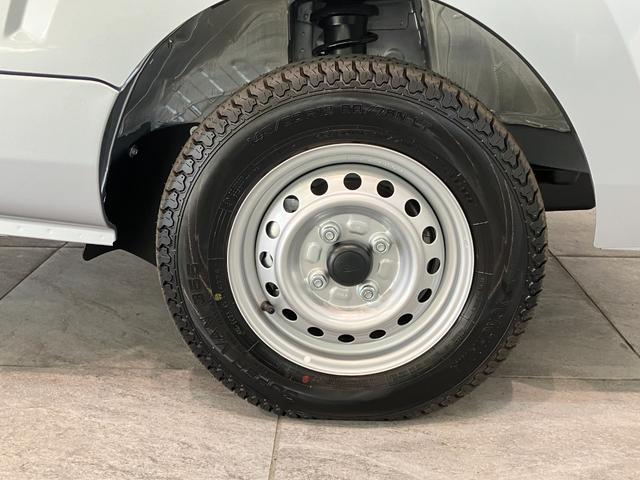 ハイゼットトラック スタンダード 5MT パートタイム4WD 届出済未使用車 衝突被害軽減ブレーキ コーナーセンサー パートタイム4WD AM/FMラジオ マニュアルエアコン マニュアルレベリング オートライト(10枚目)