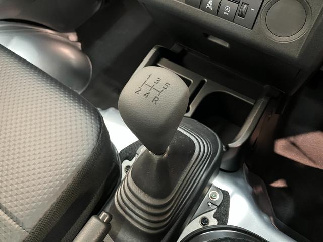 ハイゼットトラック スタンダード 5MT パートタイム4WD 届出済未使用車 衝突被害軽減ブレーキ コーナーセンサー パートタイム4WD AM/FMラジオ マニュアルエアコン マニュアルレベリング オートライト(17枚目)