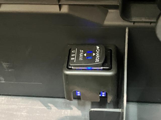 コペン ローブ ターボ フルセグナビ バックカメラ シートヒーター 電動オープンルーフ フルセグナビ DVD再生 Bluetooth USB ETC車載器 シートヒーター LEDヘッドライト オートライト スマートキー オートエアコン エコアイドル(68枚目)