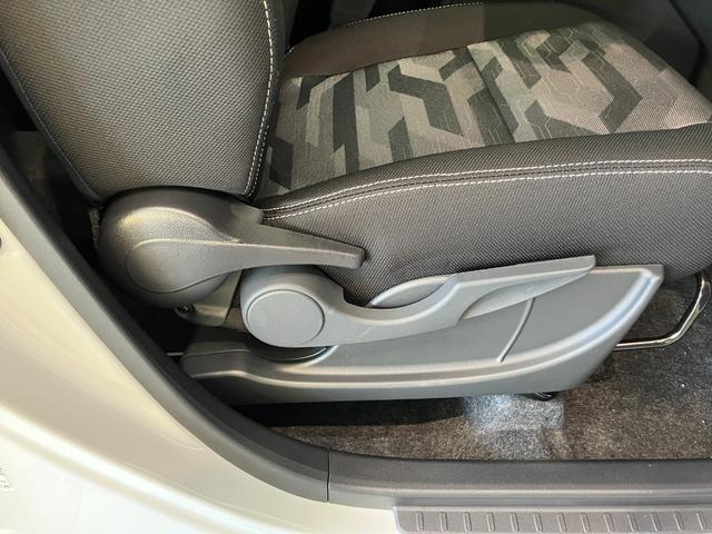 タフト Gダーククロムベンチャー レーダークルコン 届出済未使用車 衝突被害軽減ブレーキ コーナーセンサー バックカメラ(ナビ装着時用) 前席シートヒーター スカイフィールトップ LED レーダークルーズコントロール オートエアコン スマートキー エコアイドル(45枚目)