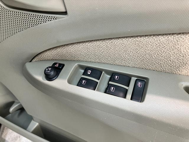 ムーヴ L SA CDステレオ キーレスエントリー 電格ミラー 衝突被害軽減ブレーキ スマアシ1 CDステレオ キーレスエントリー 電動格納式ミラー マニュアルレベリング マニュアルエアコン エコアイドル タイヤ新品交換済み(16枚目)