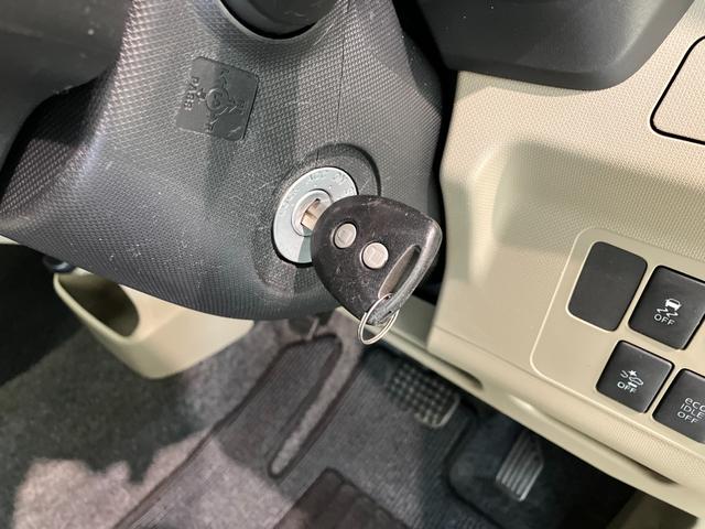 ムーヴ L SA CDステレオ キーレスエントリー 電格ミラー 衝突被害軽減ブレーキ スマアシ1 CDステレオ キーレスエントリー 電動格納式ミラー マニュアルレベリング マニュアルエアコン エコアイドル タイヤ新品交換済み(17枚目)