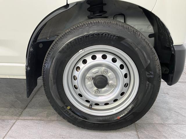 ハイゼットカーゴ ＤＸ　パートタイム４ＷＤ　ＣＶＴ　コーナーセンサー　キーレス　衝突被害軽減ブレーキ　スマアシ　コーナーセンサー　キーレス　前席パワーウインドウ　ＡＭ／ＦＭステレオ　両側スライドドア　パートタイム４ＷＤ　ＣＶＴ車　オートライト（8枚目）