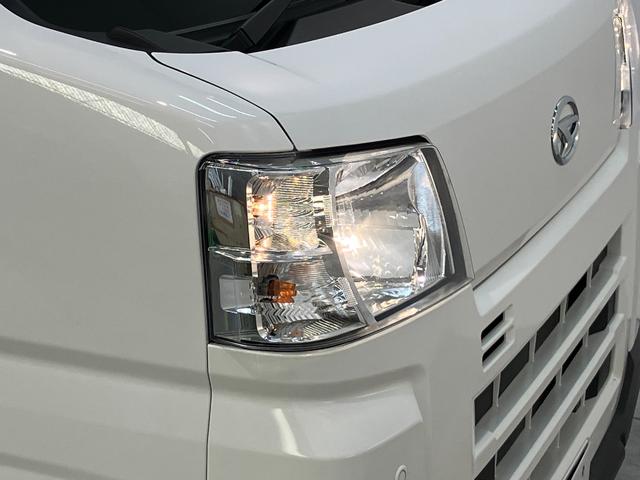 ハイゼットカーゴ ＤＸ　パートタイム４ＷＤ　ＣＶＴ　コーナーセンサー　キーレス　衝突被害軽減ブレーキ　スマアシ　コーナーセンサー　キーレス　前席パワーウインドウ　ＡＭ／ＦＭステレオ　両側スライドドア　パートタイム４ＷＤ　ＣＶＴ車　オートライト（9枚目）