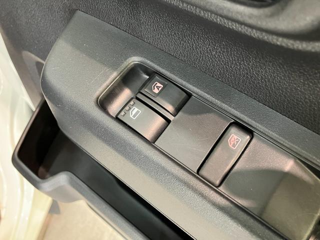 ハイゼットカーゴ ＤＸ　パートタイム４ＷＤ　ＣＶＴ　コーナーセンサー　キーレス　衝突被害軽減ブレーキ　スマアシ　コーナーセンサー　キーレス　前席パワーウインドウ　ＡＭ／ＦＭステレオ　両側スライドドア　パートタイム４ＷＤ　ＣＶＴ車　オートライト（16枚目）