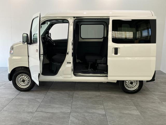 ハイゼットカーゴ ＤＸ　パートタイム４ＷＤ　ＣＶＴ　コーナーセンサー　キーレス　衝突被害軽減ブレーキ　スマアシ　コーナーセンサー　キーレス　前席パワーウインドウ　ＡＭ／ＦＭステレオ　両側スライドドア　パートタイム４ＷＤ　ＣＶＴ車　オートライト（22枚目）