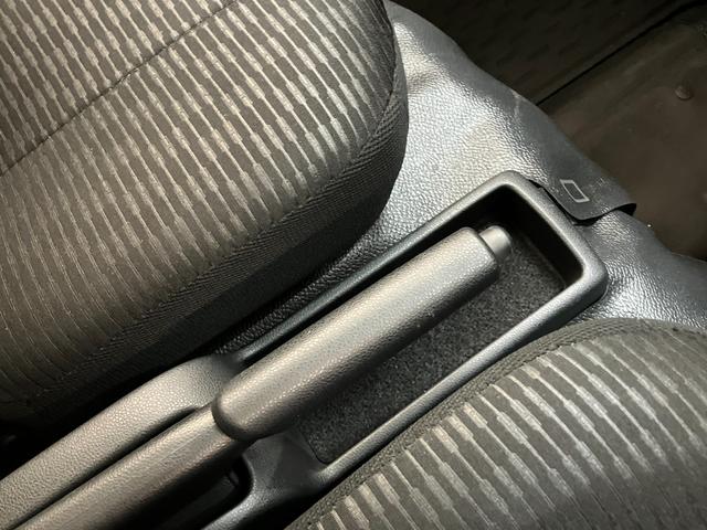 ハイゼットカーゴ ＤＸ　パートタイム４ＷＤ　ＣＶＴ　コーナーセンサー　キーレス　衝突被害軽減ブレーキ　スマアシ　コーナーセンサー　キーレス　前席パワーウインドウ　ＡＭ／ＦＭステレオ　両側スライドドア　パートタイム４ＷＤ　ＣＶＴ車　オートライト（44枚目）