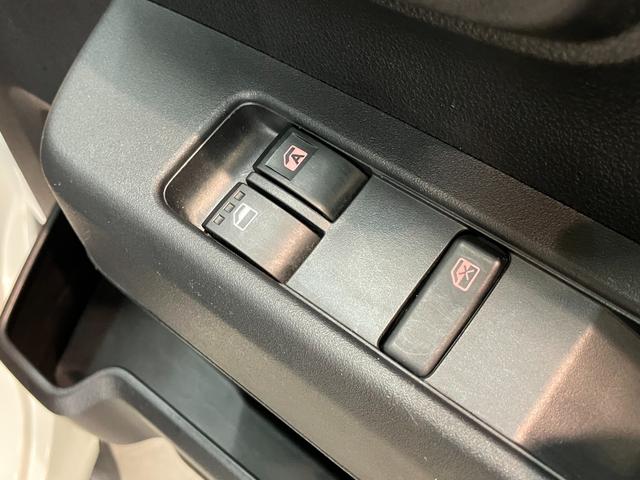 納車前に１２ヶ月点検・エンジンオイル＆エレメント交換・　バッテリー交換・ワイパーゴム交換・キーレス、キーフリーの電池交換を実施しております。ダイハツの整備士がきっちりと点検したお車をお届けいたします！