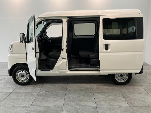 お客様にぴったりなおクルマをお選びいただけますように様々な展示車をご用意致しております！ダイハツの軽自動車だけではなく、他メーカー車やコンパクトカー・ミニバンなども数多く取り揃えております！