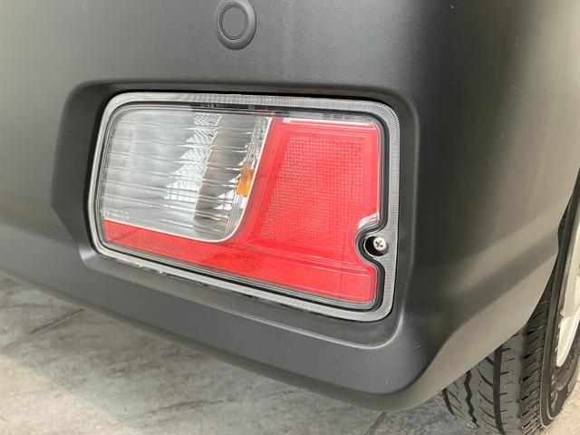 品質へのこだわり！専門のカークリーニング業者さんに依頼をして徹底的に内装・外装をキレイにしてもらっております。外装は磨きもしてもらっていますのでピカピカですね☆