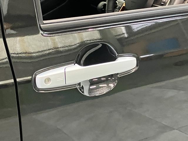 品質へのこだわり！フロアマットやシートなど車内をキレイに清掃し、ニオイや汚れなどを徹底的にクリーニングしてもらっております。室内はピカピカです☆