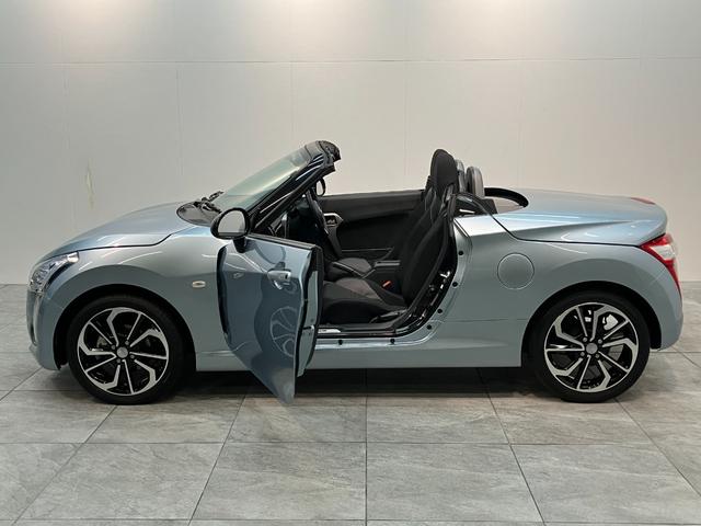 品質へのこだわり！フロアマットやシートなど車内をキレイに清掃し、ニオイや汚れなどを徹底的にクリーニングしてもらっております。室内はピカピカです☆