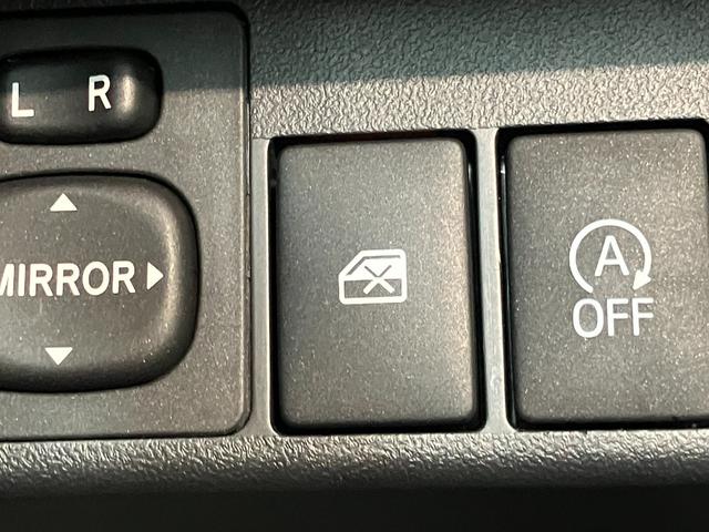 品質へのこだわり！フロアマットやシートなど車内をキレイに清掃し、ニオイや汚れなどを徹底的にクリーニングしてもらっております。室内はピカピカです☆