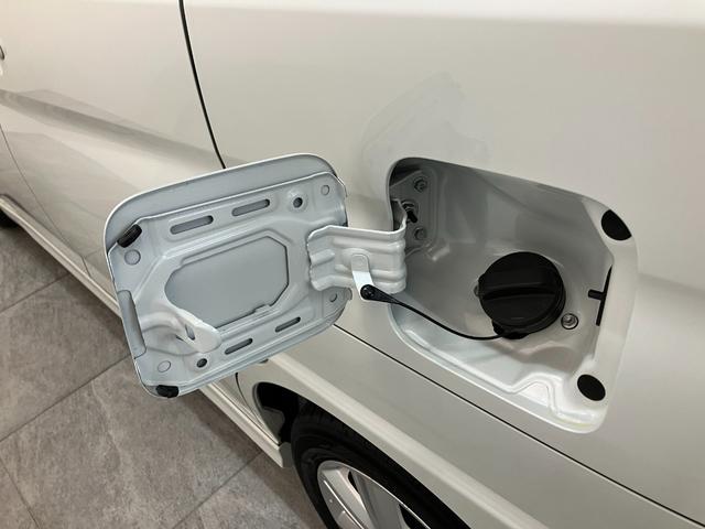 ソリオ ハイブリッドＭＺ　８型ナビ　パノラマカメラ　レーダークルコン　衝突被害軽減ブレーキ　８型フルセグナビ　パノラマカメラ　Ｂｌｕｅｔｏｏｔｈ　ＵＳＢ　前後ドラレコ　ＥＴＣ　レーダークルーズコントロール　シートヒーター　両側パワスラ　オートエアコン　スマートキー（29枚目）