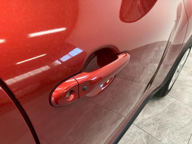 品質へのこだわり！フロアマットやシートなど車内をキレイに清掃し、ニオイや汚れなどを徹底的にクリーニングしてもらっております。室内はピカピカです☆