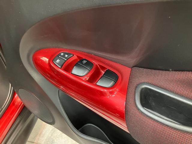 お客様にぴったりなおクルマをお選びいただけますように様々な展示車をご用意致しております！ダイハツの軽自動車だけではなく、他メーカー車やコンパクトカー・ミニバンなども数多く取り揃えております！