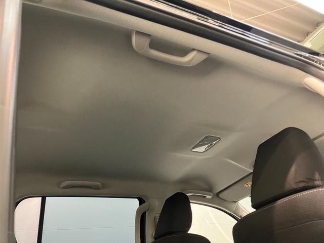 品質へのこだわり！フロアマットやシートなど車内をキレイに清掃し、ニオイや汚れなどを徹底的にクリーニングしてもらっております。室内はピカピカです☆