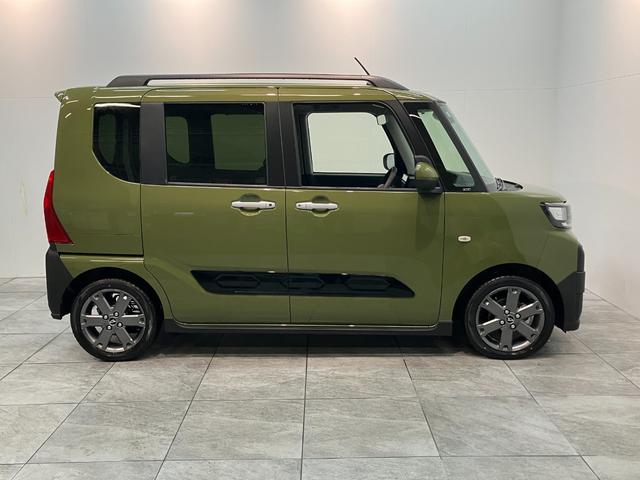 タント ファンクロスターボ　ディスプレイオーディオ　届出済未使用車　衝突被害軽減ブレーキ　コーナーセンサー　９型ディスプレイオーディオ　フルセグ　Ｂｌｕｅｔｏｏｔｈ　ＵＳＢ　バックカメラ　両側電動スライドドア　前席シートヒーター　ＬＥＤ　スマートキー　エコアイドル（24枚目）