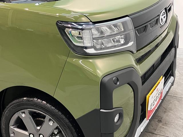 タント ファンクロスターボ　ディスプレイオーディオ　届出済未使用車　衝突被害軽減ブレーキ　コーナーセンサー　９型ディスプレイオーディオ　フルセグ　Ｂｌｕｅｔｏｏｔｈ　ＵＳＢ　バックカメラ　両側電動スライドドア　前席シートヒーター　ＬＥＤ　スマートキー　エコアイドル（33枚目）