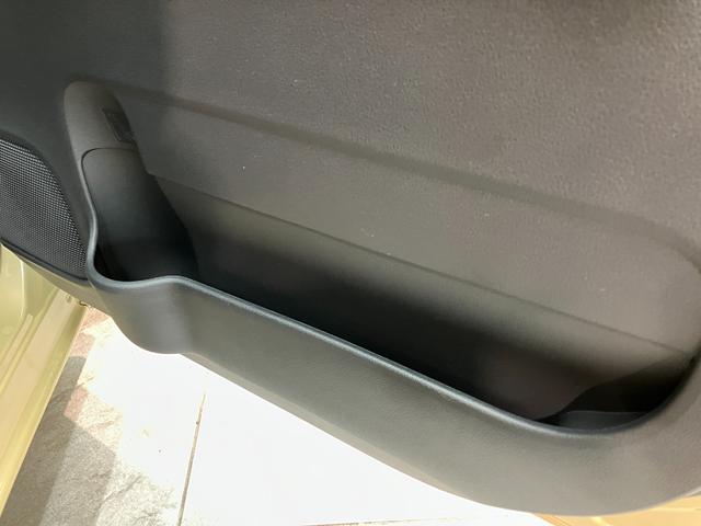 ムーヴキャンバス セオリーＧ　９型ディスプレイオーディオ　届出済未使用車　衝突被害軽減ブレーキ　コーナーセンサー　ディスプレイオーディオ　フルセグ　Ｂｌｕｅｔｏｏｔｈ　ＵＳＢ　バックカメラ　両側電動スライドドア　前席シートヒーター　電動パーキングブレーキ　ＬＥＤ（70枚目）