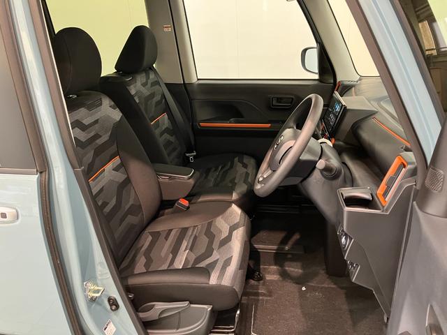 タント ファンクロス　９型ディスプレイオーディオ　届出済未使用車　衝突被害軽減ブレーキ　コーナーセンサー　９型ディスプレイオーディオ　フルセグ　Ｂｌｕｅｔｏｏｔｈ　ＵＳＢ　バックカメラ　両側電動スライドドア　前席シートヒーター　ＬＥＤ　スマートキー　エコアイドル（5枚目）