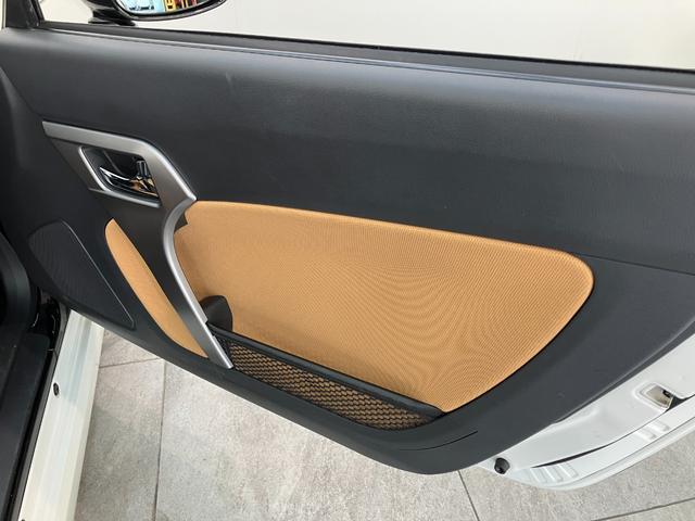 コペン ローブＳ　　ワンセグナビ　バックカメラ　車検整備付　電動オープンルーフ　ワンセグナビ　バックカメラ　ＤＶＤ　Ｂｌｕｅｔｏｏｔｈ　ＵＳＢ　レカロシート　ＭＯＭＯ製ハンドル　シートヒーター　パドルシフト　ＬＥＤ　エコアイドル　エクスプレイ仕様アルミ（43枚目）