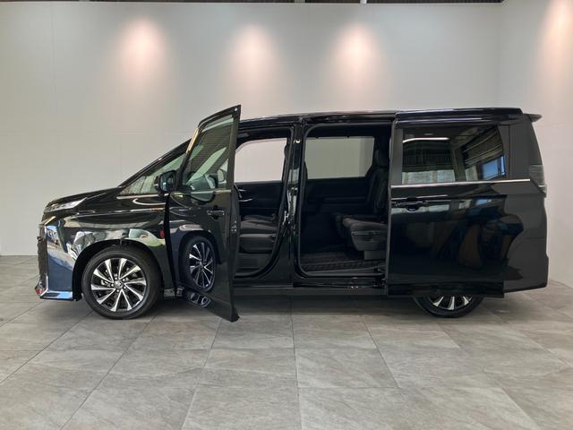 ヴォクシー ハイブリッドＳ－Ｚ　１０型ナビ　レーダークルコン　Ｂカメラ　トヨタセーフティセンス　コーナーセンサー　１０型フルセグナビ　バックカメラ　ドラレコ　Ｂｌｕｅｔｏｏｔｈ　ＵＳＢ　ＥＴＣ　レーダークルコン　シートヒーター　両側パワスラ　デュアルエアコン　ＬＥＤ（23枚目）