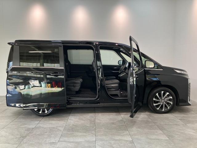 ヴォクシー ハイブリッドＳ－Ｚ　１０型ナビ　レーダークルコン　Ｂカメラ　トヨタセーフティセンス　コーナーセンサー　１０型フルセグナビ　バックカメラ　ドラレコ　Ｂｌｕｅｔｏｏｔｈ　ＵＳＢ　ＥＴＣ　レーダークルコン　シートヒーター　両側パワスラ　デュアルエアコン　ＬＥＤ（25枚目）