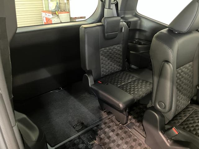 ヴォクシー ハイブリッドＳ－Ｚ　１０型ナビ　レーダークルコン　Ｂカメラ　トヨタセーフティセンス　コーナーセンサー　１０型フルセグナビ　バックカメラ　ドラレコ　Ｂｌｕｅｔｏｏｔｈ　ＵＳＢ　ＥＴＣ　レーダークルコン　シートヒーター　両側パワスラ　デュアルエアコン　ＬＥＤ（37枚目）