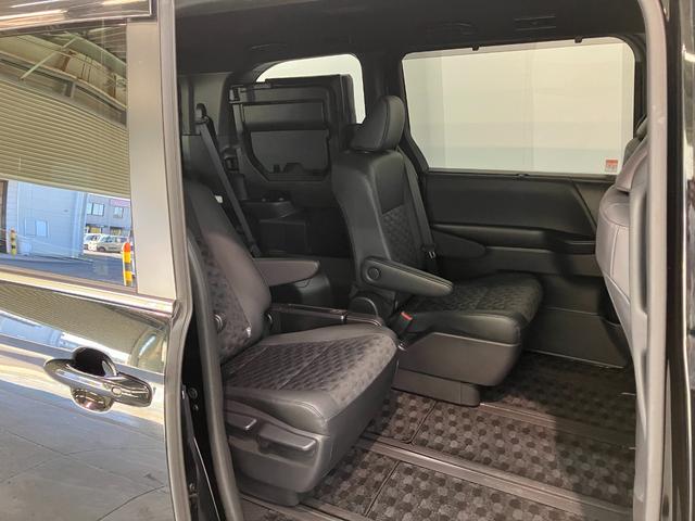 ヴォクシー ハイブリッドＳ－Ｚ　１０型ナビ　レーダークルコン　Ｂカメラ　トヨタセーフティセンス　コーナーセンサー　１０型フルセグナビ　バックカメラ　ドラレコ　Ｂｌｕｅｔｏｏｔｈ　ＵＳＢ　ＥＴＣ　レーダークルコン　シートヒーター　両側パワスラ　デュアルエアコン　ＬＥＤ（39枚目）