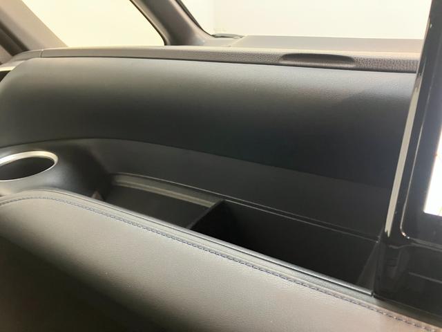 ヴォクシー ハイブリッドＳ－Ｚ　１０型ナビ　レーダークルコン　Ｂカメラ　トヨタセーフティセンス　コーナーセンサー　１０型フルセグナビ　バックカメラ　ドラレコ　Ｂｌｕｅｔｏｏｔｈ　ＵＳＢ　ＥＴＣ　レーダークルコン　シートヒーター　両側パワスラ　デュアルエアコン　ＬＥＤ（63枚目）