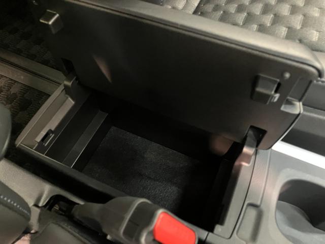 ヴォクシー ハイブリッドＳ－Ｚ　１０型ナビ　レーダークルコン　Ｂカメラ　トヨタセーフティセンス　コーナーセンサー　１０型フルセグナビ　バックカメラ　ドラレコ　Ｂｌｕｅｔｏｏｔｈ　ＵＳＢ　ＥＴＣ　レーダークルコン　シートヒーター　両側パワスラ　デュアルエアコン　ＬＥＤ（71枚目）