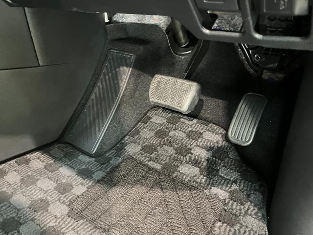 ヴォクシー ハイブリッドＳ－Ｚ　１０型ナビ　レーダークルコン　Ｂカメラ　トヨタセーフティセンス　コーナーセンサー　１０型フルセグナビ　バックカメラ　ドラレコ　Ｂｌｕｅｔｏｏｔｈ　ＵＳＢ　ＥＴＣ　レーダークルコン　シートヒーター　両側パワスラ　デュアルエアコン　ＬＥＤ（79枚目）