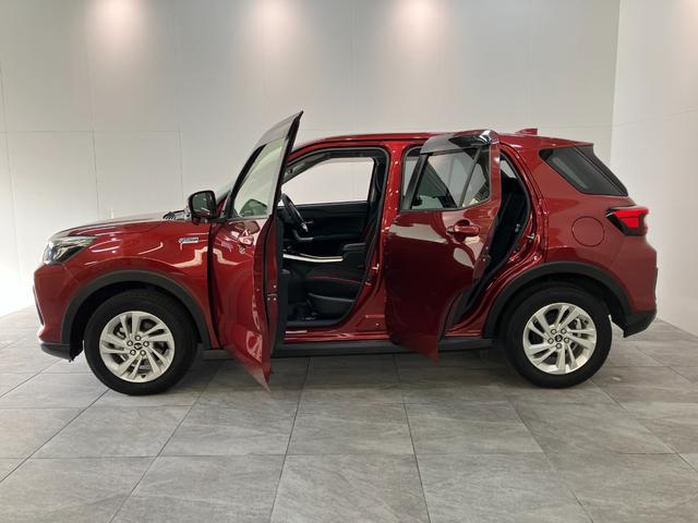 ロッキー Ｘ　ＨＥＶ　９型ディスプレイオーディオ　ドラレコ　車検整備付　衝突被害軽減ブレーキ　コーナーセンサー　９型ディスプレイオーディオ　フルセグ　バックカメラ　Ｂｌｕｅｔｏｏｔｈ　ＵＳＢ　ＴＶコントロール　電動パーキング　ＬＥＤ　前後ドラレコ（23枚目）